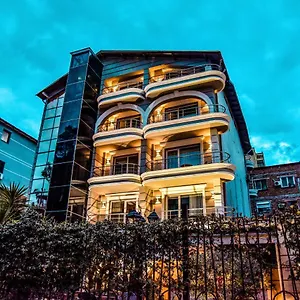 **** Hotel Broadway Albanien